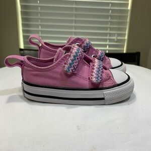 Converse Toddler Girl's OX Size 4